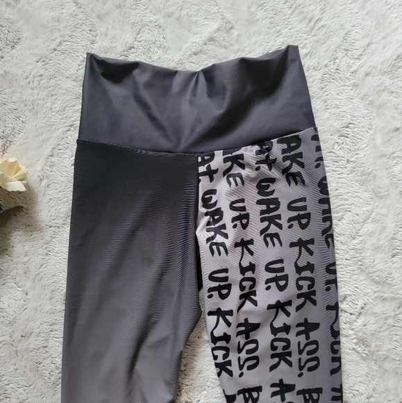Punk Robb "Wake Up. Be Kind. Repeat" Ombre Gray Leggings Size M - Picture 3 of 13
